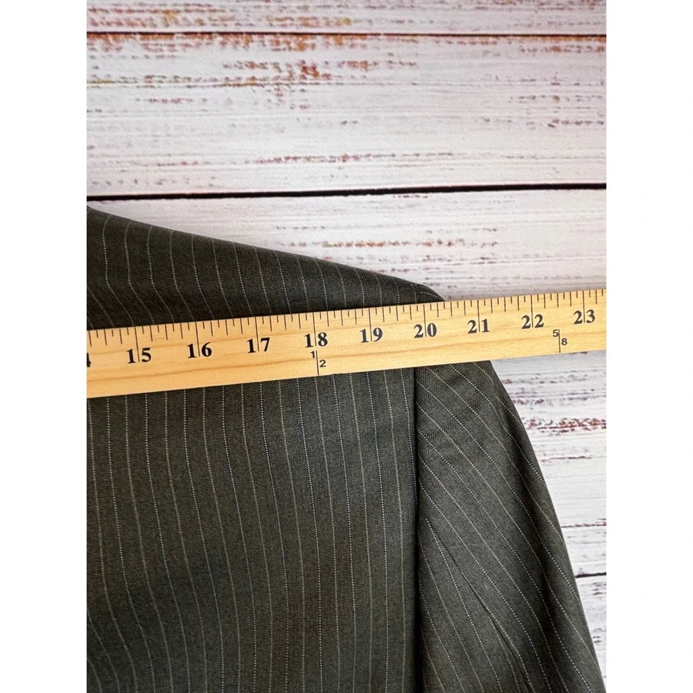 Jos A Bank Mens 44L Grey Pinstripe 100% Wool 2-Button‎ Blazer Sport Coat Jacket